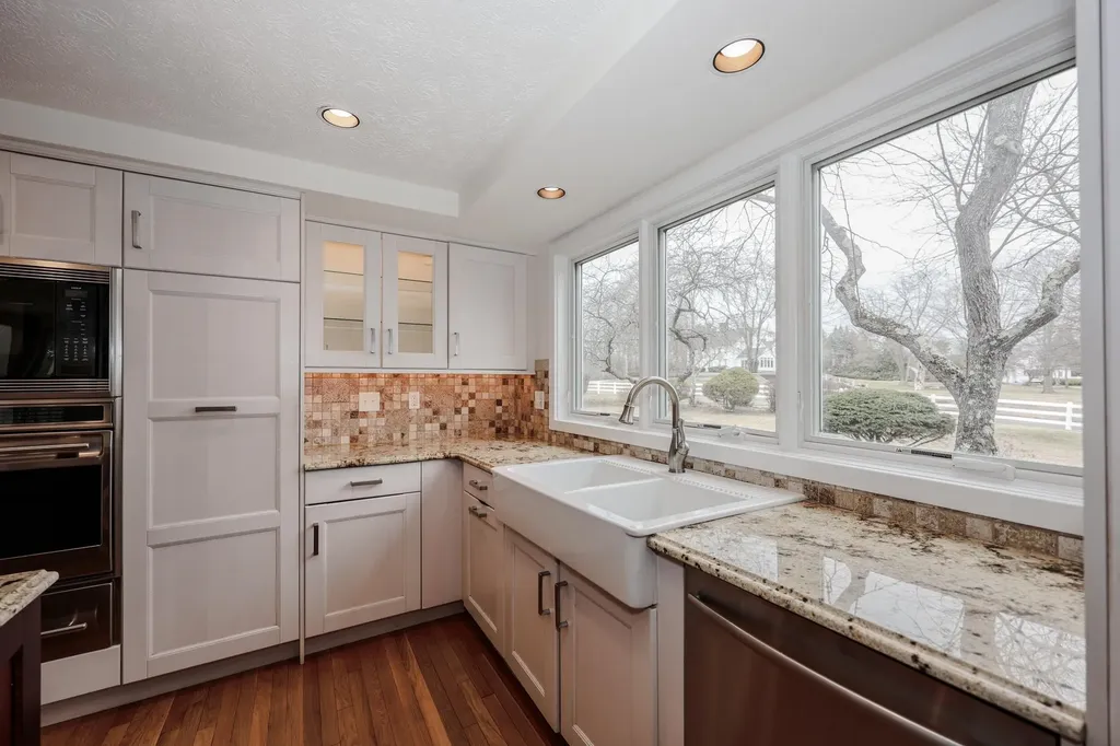 98 Dow Road Hollis NH 03049