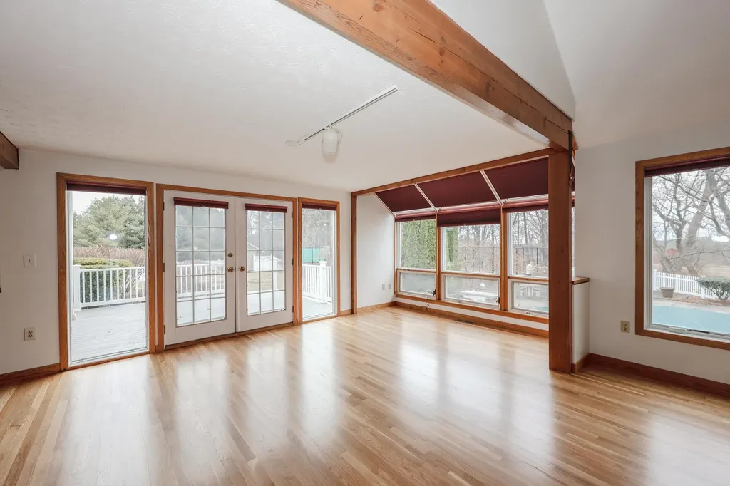 98 Dow Road Hollis NH 03049