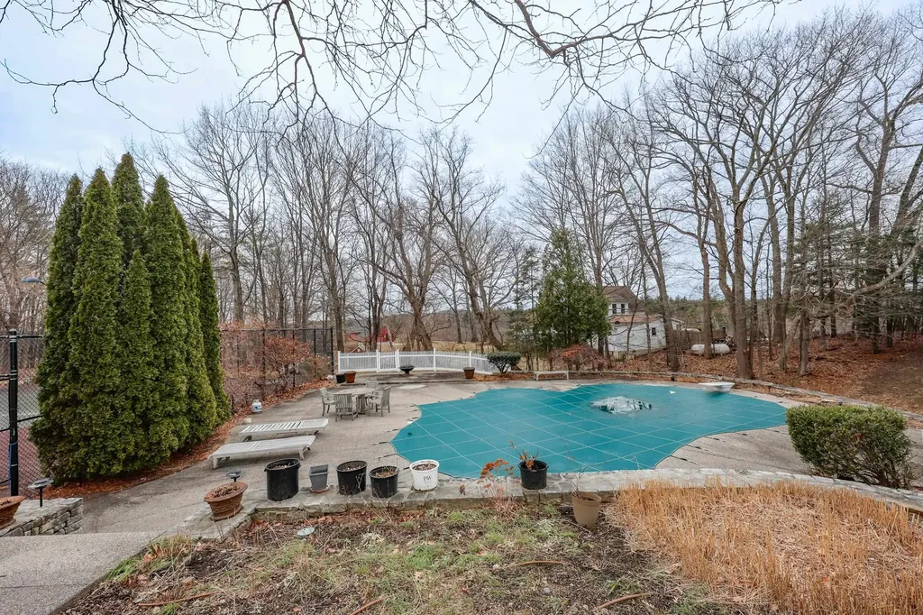 98 Dow Road Hollis NH 03049