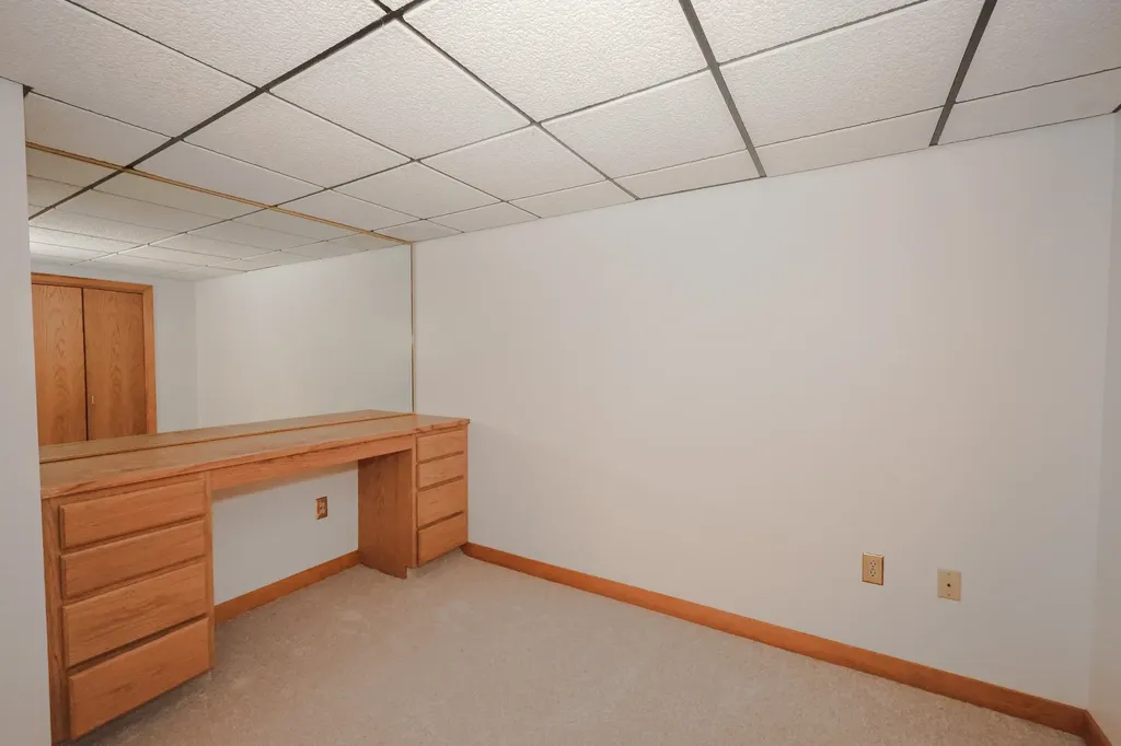 98 Dow Road Hollis NH 03049