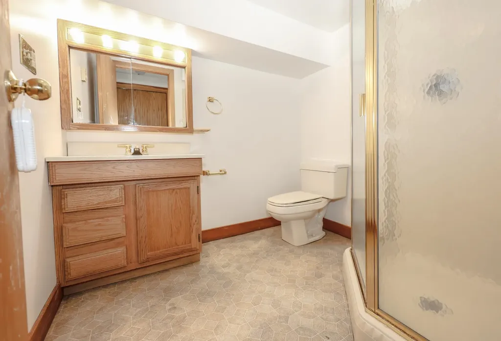 98 Dow Road Hollis NH 03049