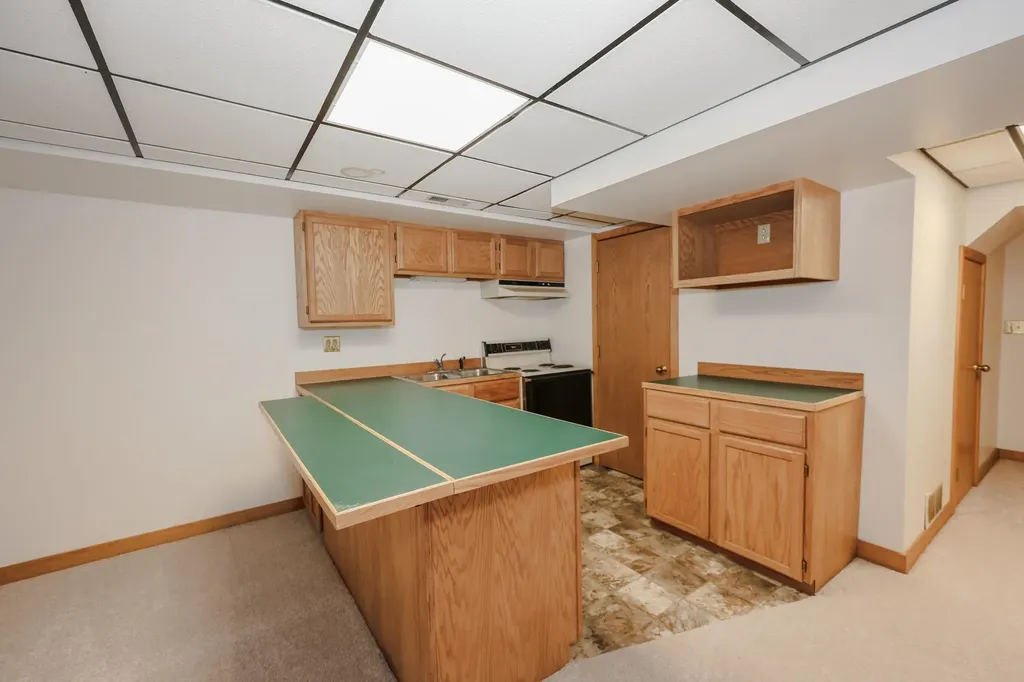 98 Dow Road Hollis NH 03049