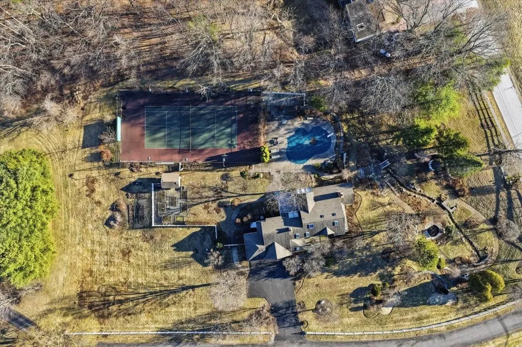 98 Dow Road Hollis NH 03049