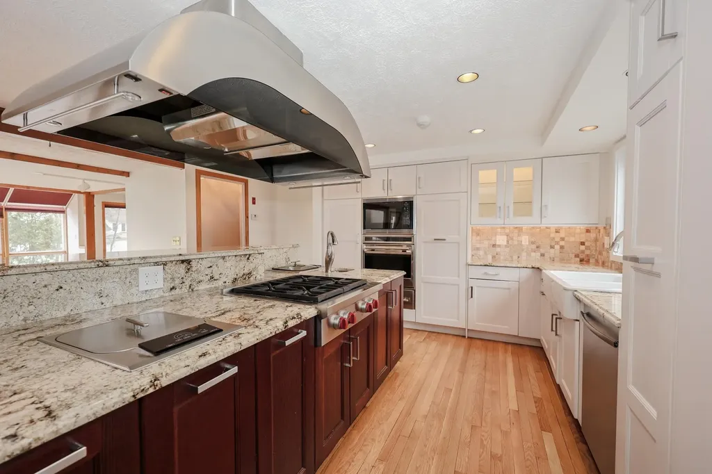98 Dow Road Hollis NH 03049
