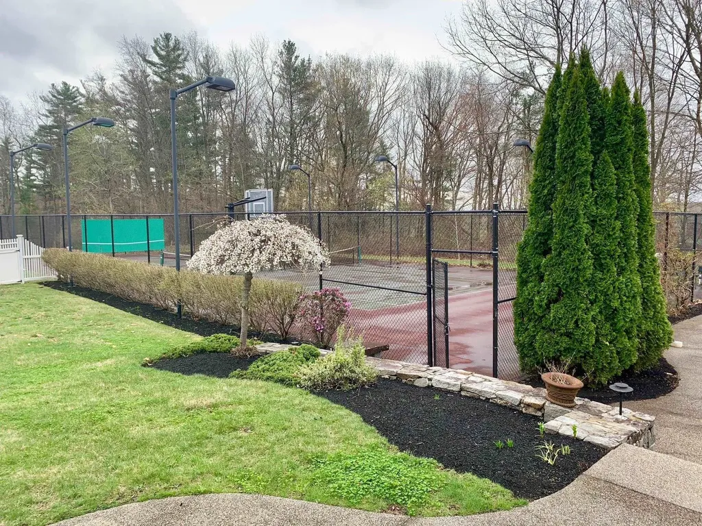 98 Dow Road Hollis NH 03049
