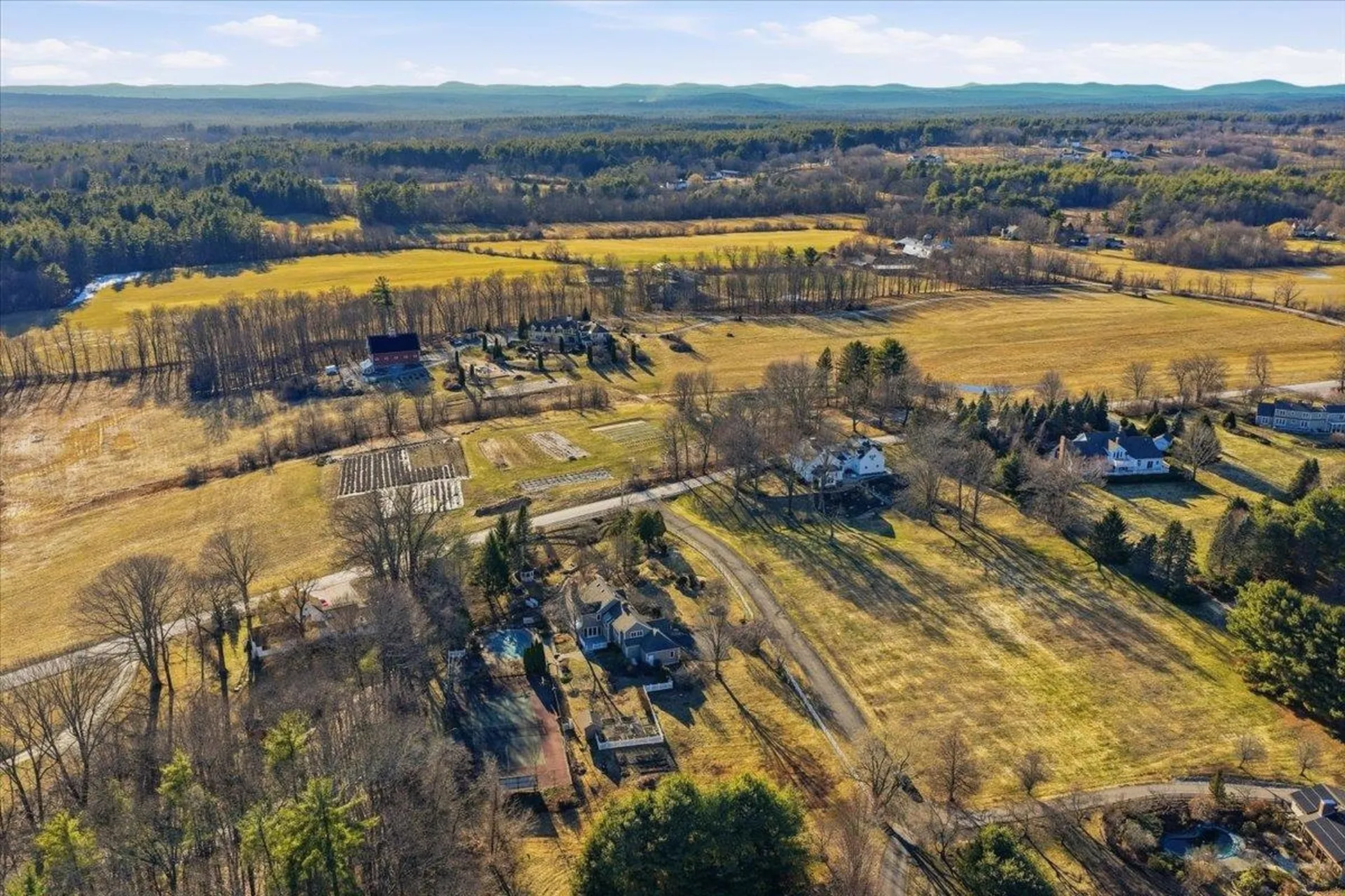 98 Dow Road Hollis NH 03049