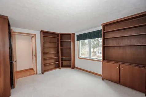 98 Dow Road Hollis NH 03049