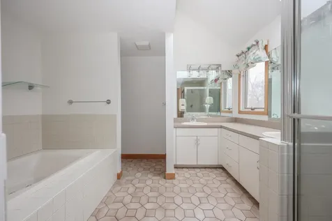 98 Dow Road Hollis NH 03049