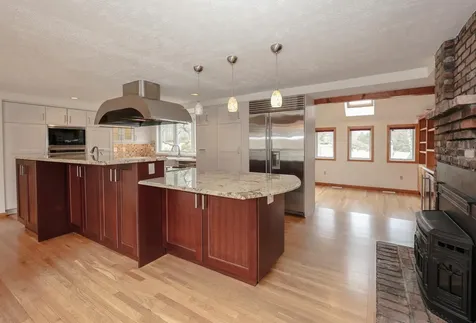 98 Dow Road Hollis NH 03049