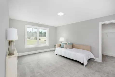 2 Barrington Way Amherst NH 03055