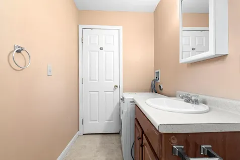 108 W Shore Avenue Manchester NH 03109