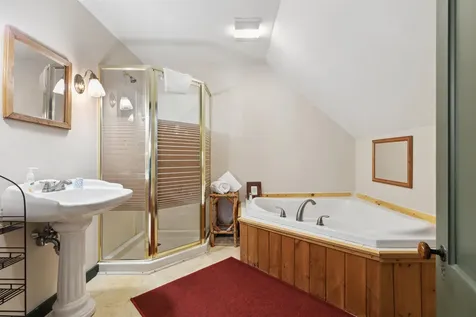 67 Pleasant View Road Bradford NH 03221