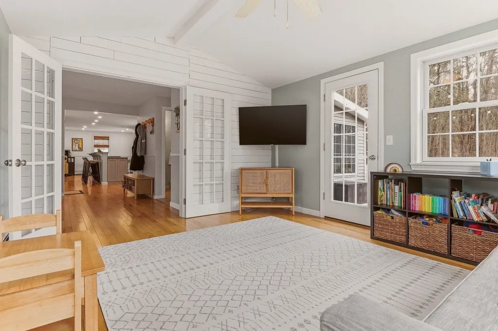 24 Garrison Lane Madbury NH 03823