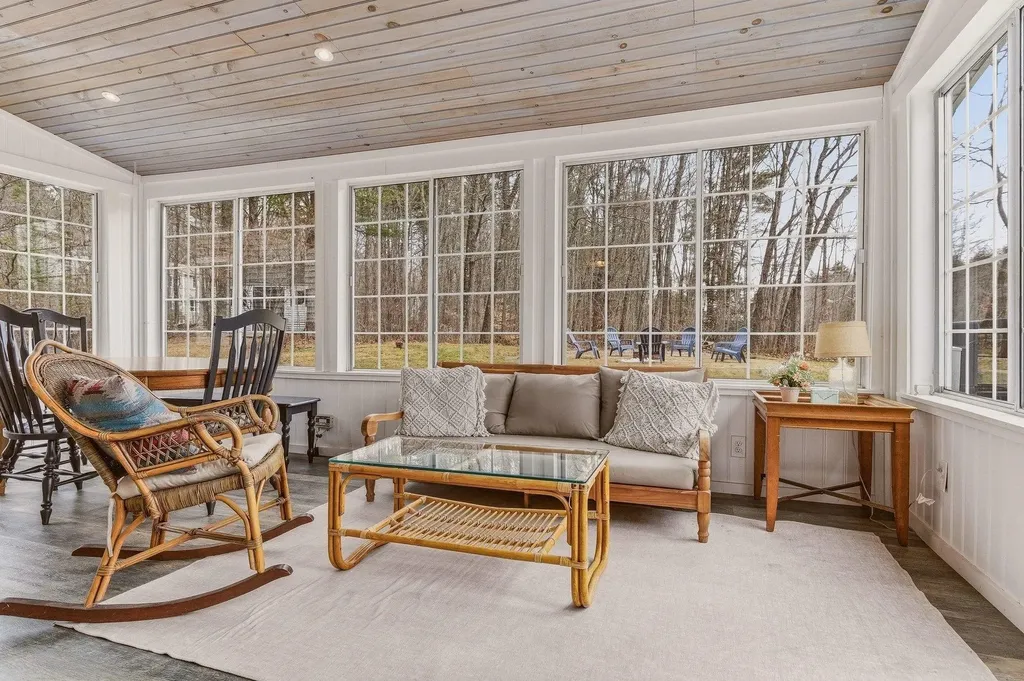 24 Garrison Lane Madbury NH 03823