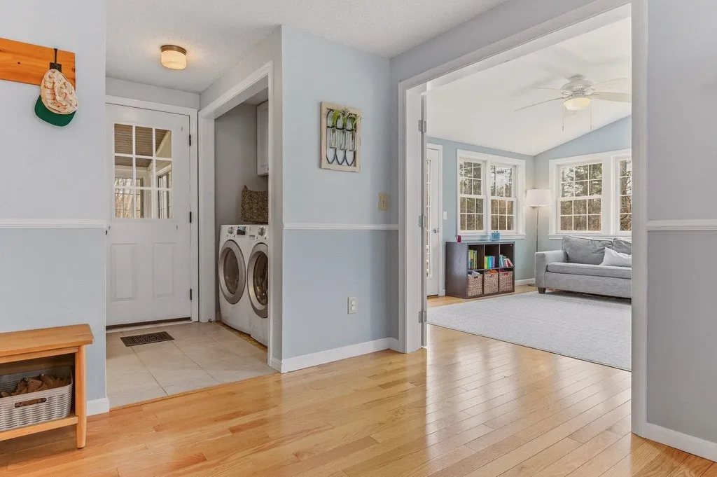 24 Garrison Lane Madbury NH 03823