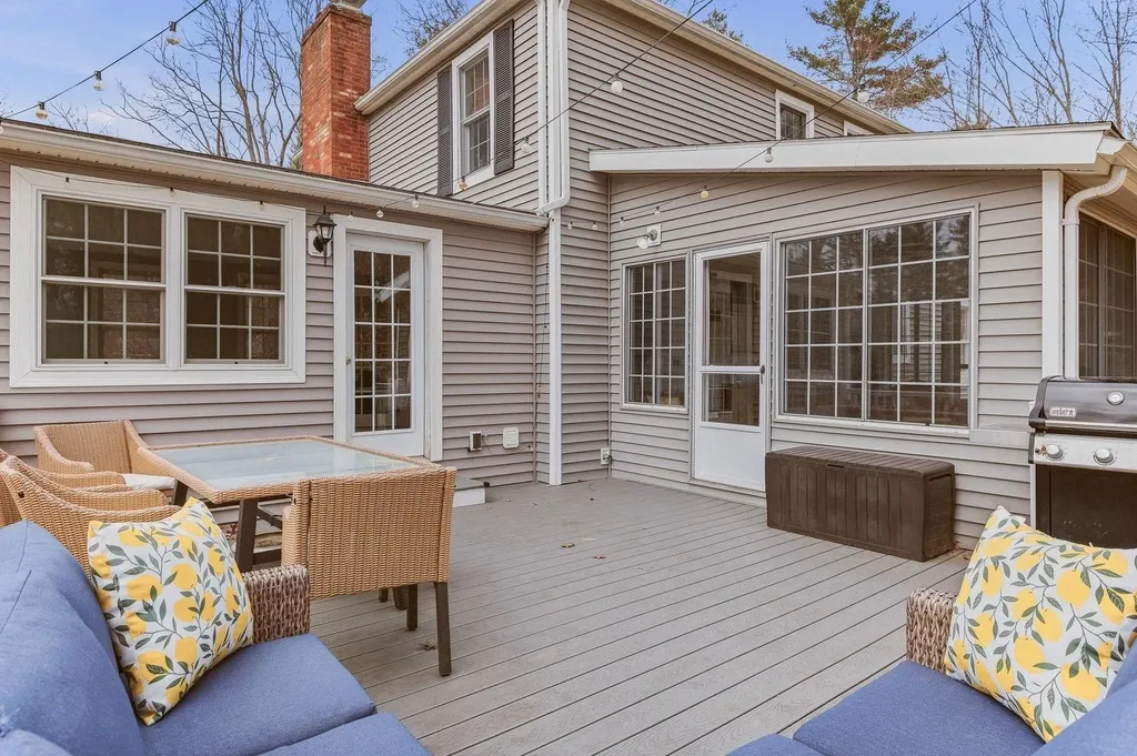 24 Garrison Lane Madbury NH 03823