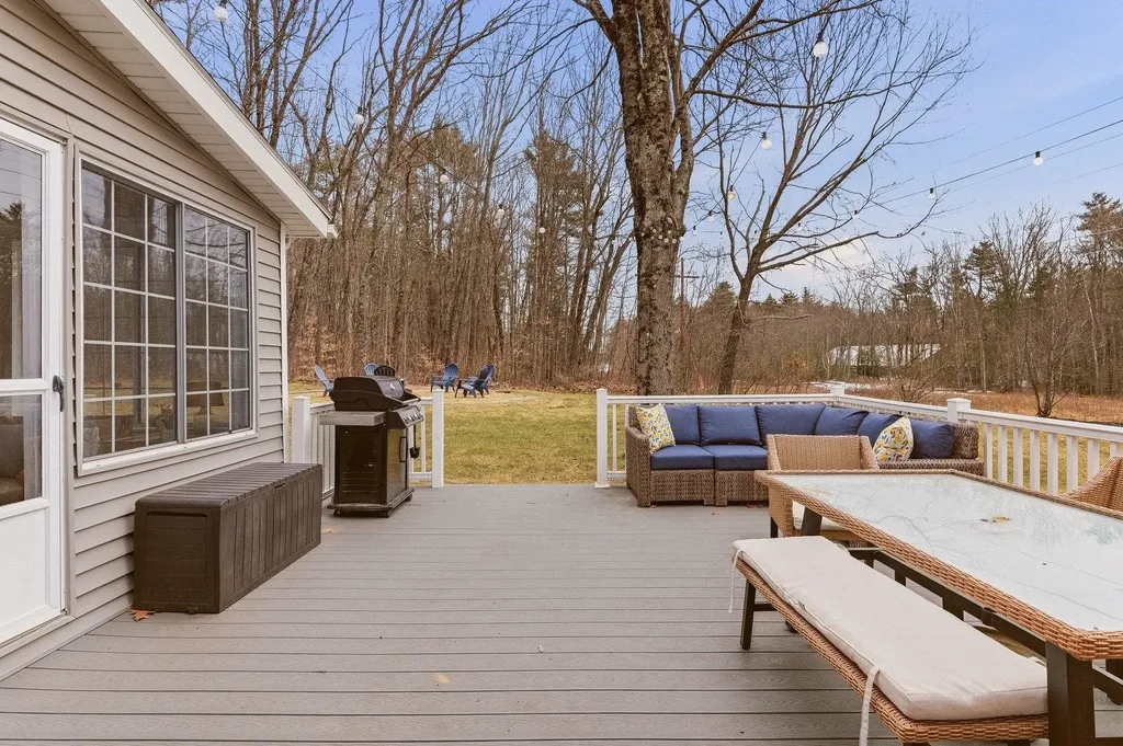 24 Garrison Lane Madbury NH 03823