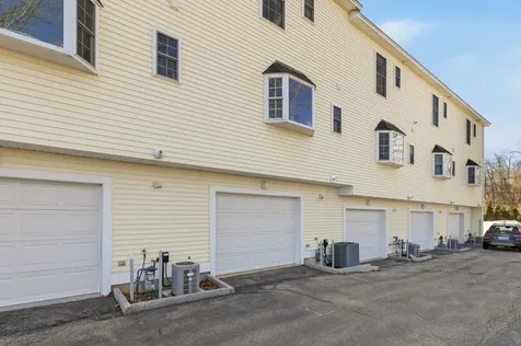 1039 Islington Street Portsmouth NH 03801
