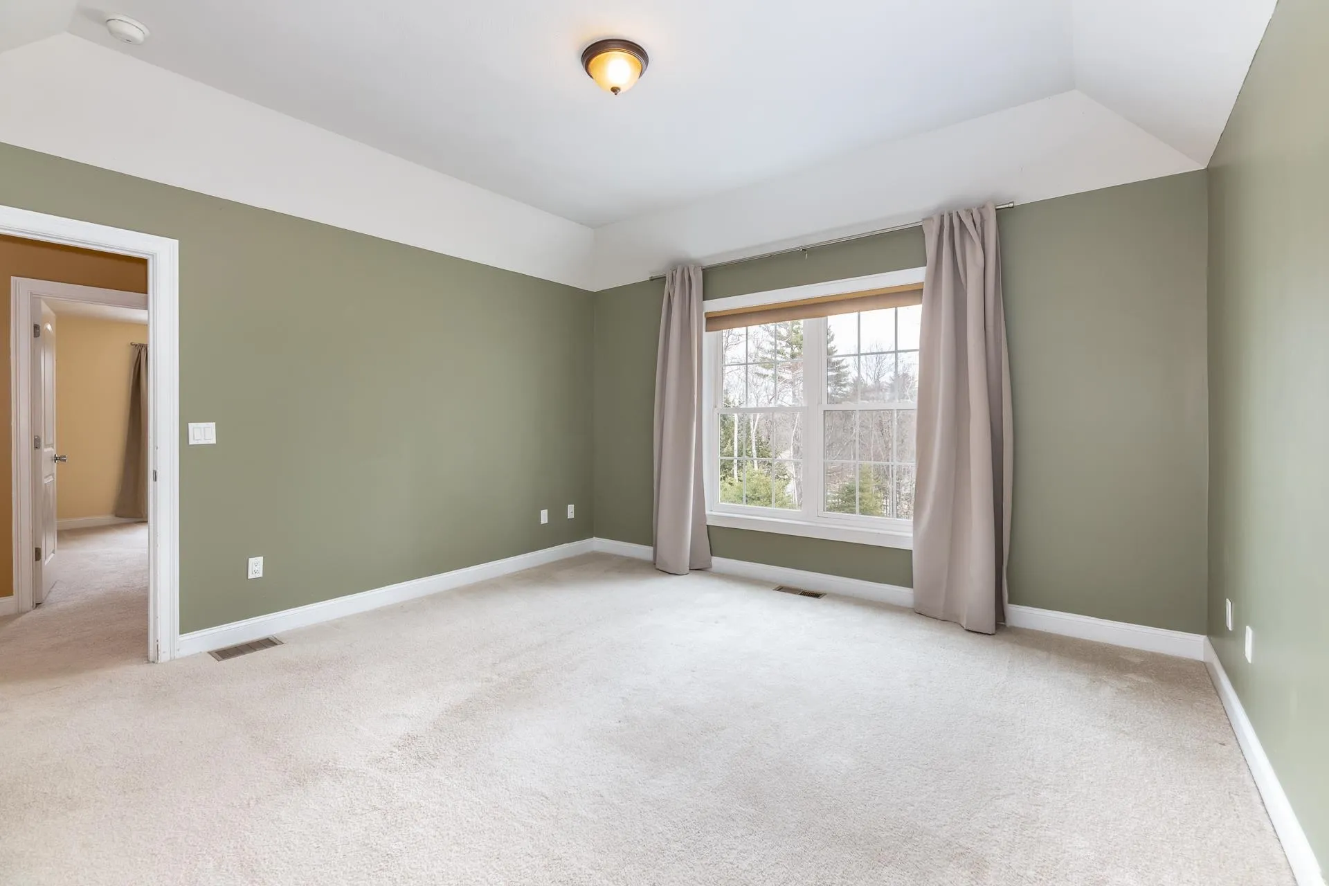 39 Sterling Drive Laconia NH 03246