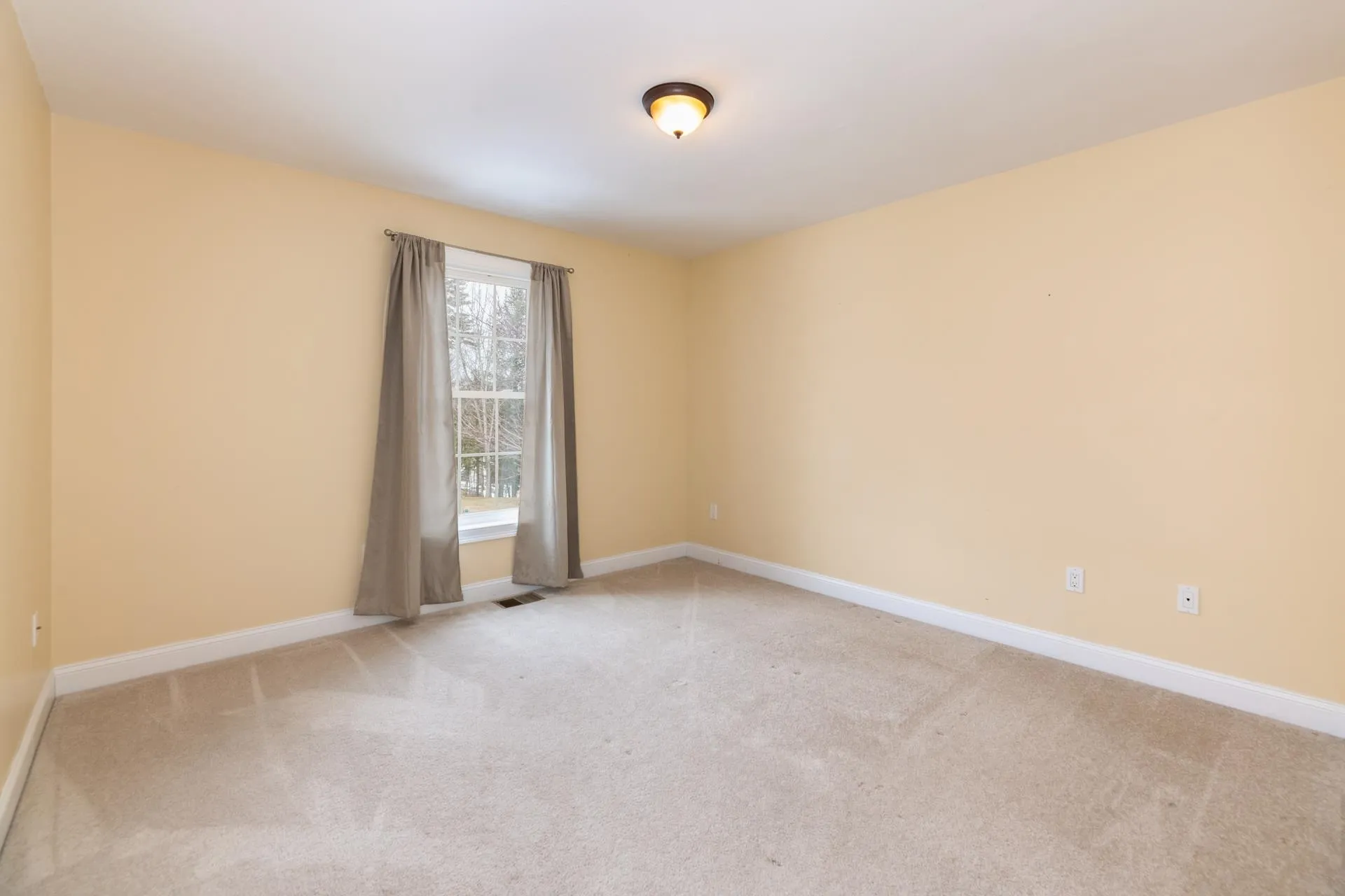 39 Sterling Drive Laconia NH 03246