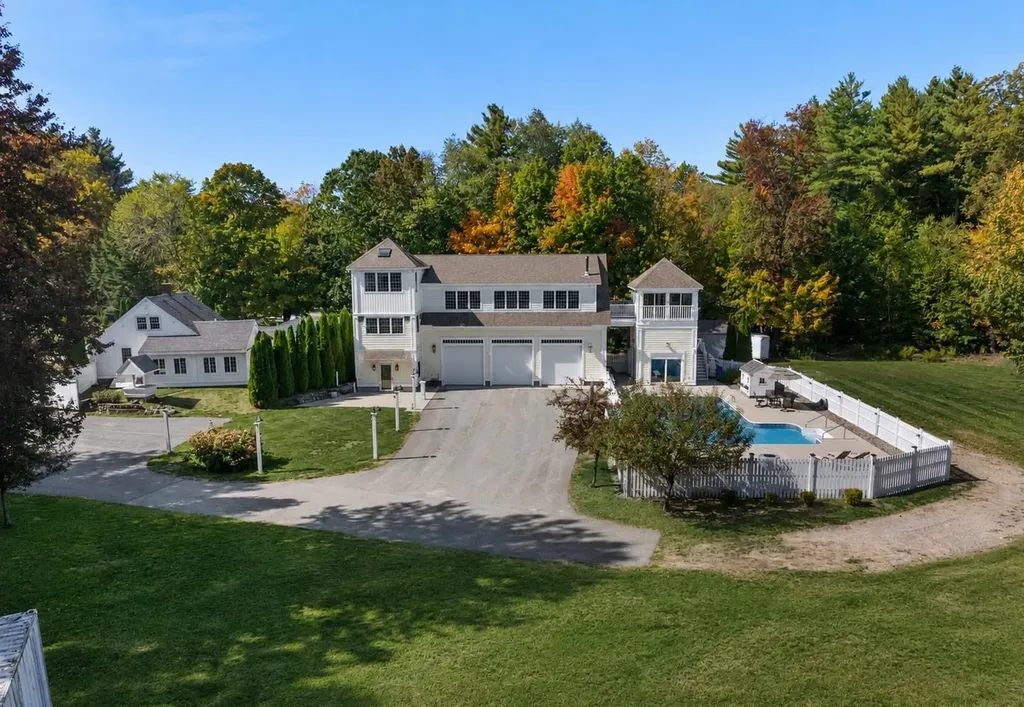 51 Pond Street Newton NH 03858