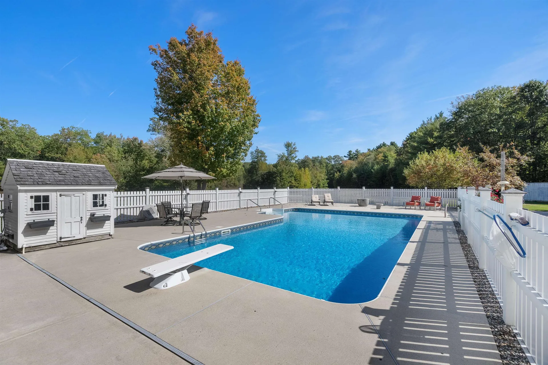 51 Pond Street Newton NH 03858
