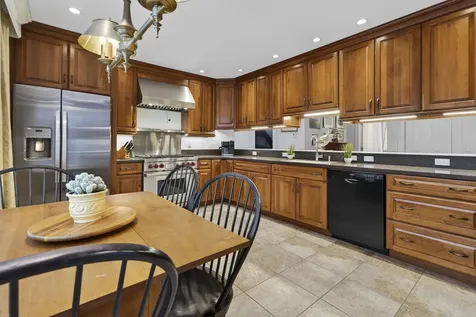 51 Pond Street Newton NH 03858
