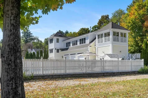 51 Pond Street Newton NH 03858