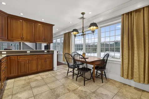51 Pond Street Newton NH 03858