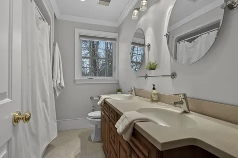 51 Pond Street Newton NH 03858