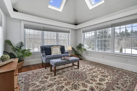 51 Pond Street Newton NH 03858