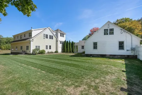 51 Pond Street Newton NH 03858