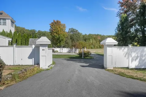 51 Pond Street Newton NH 03858