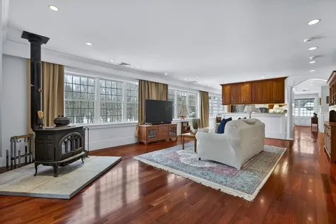 51 Pond Street Newton NH 03858