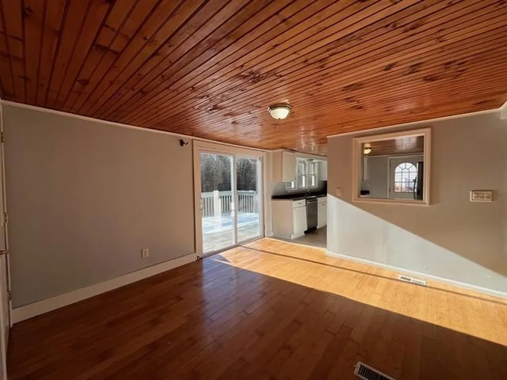 64 Crown Point Road Rochester NH 03867