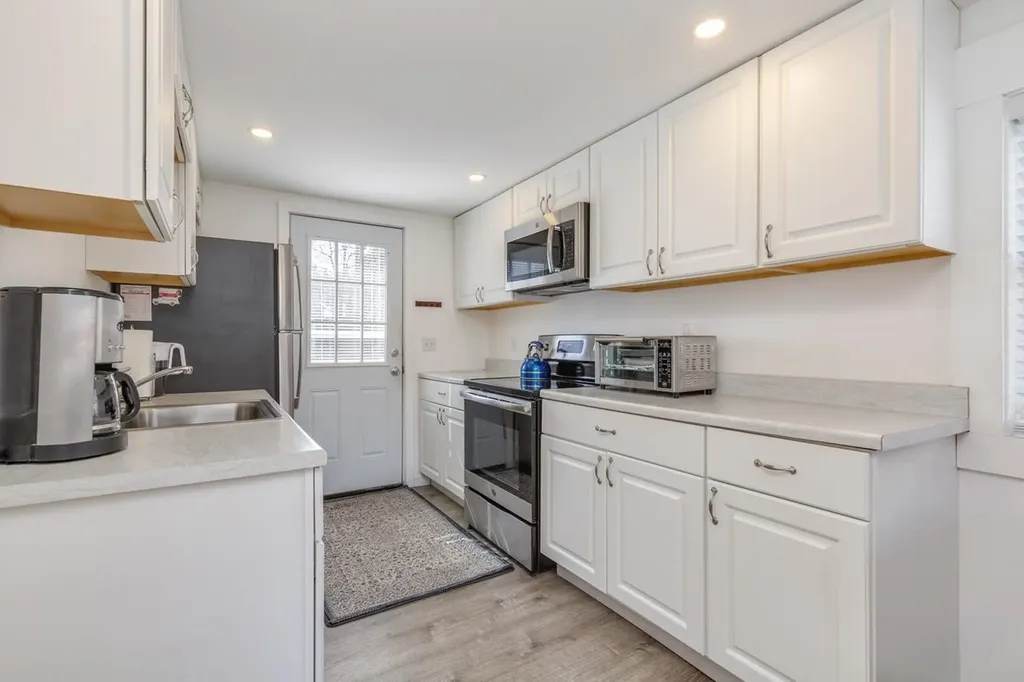 2 Muse Terrace Salem NH 03079