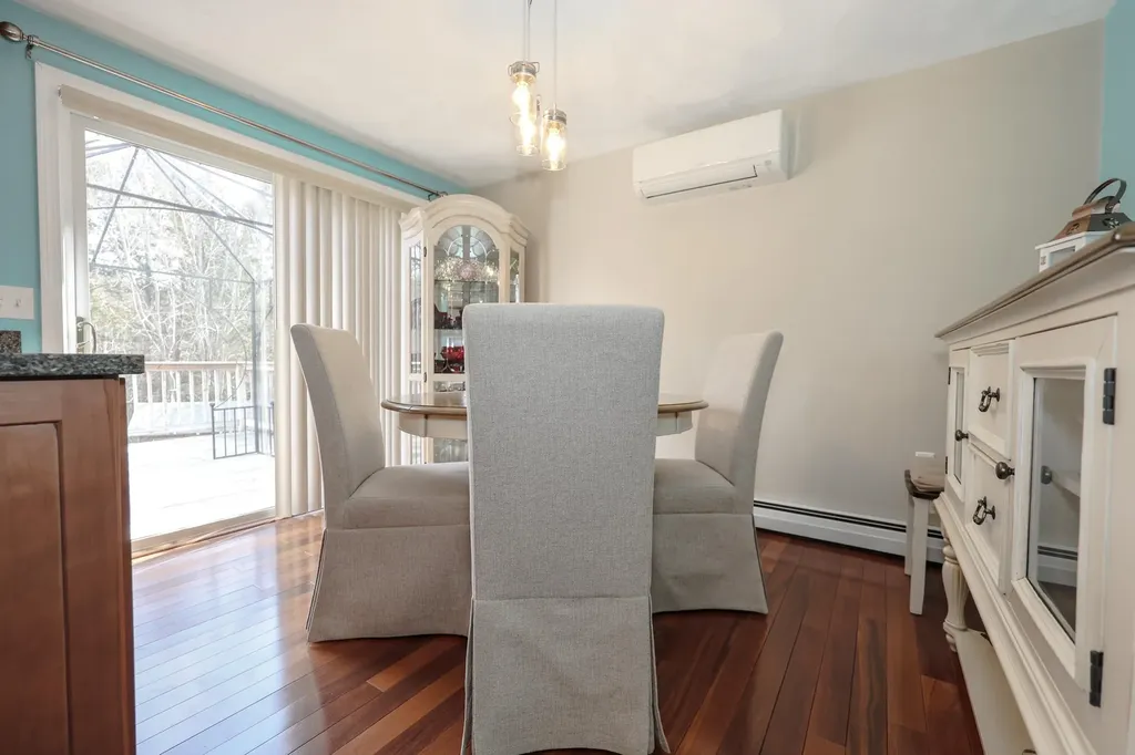 6 Karen Lane Londonderry NH 03053