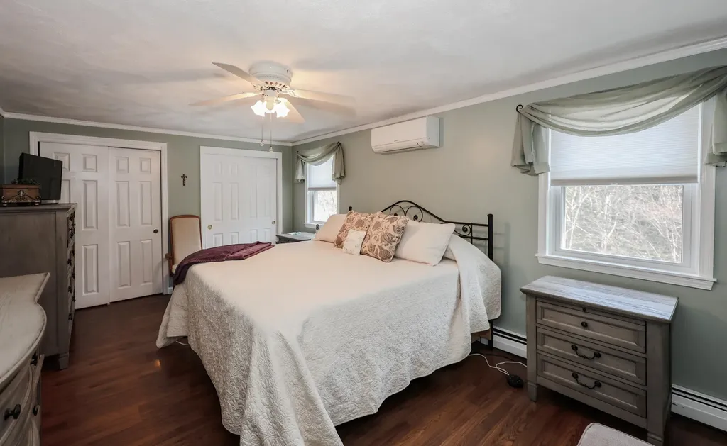 6 Karen Lane Londonderry NH 03053