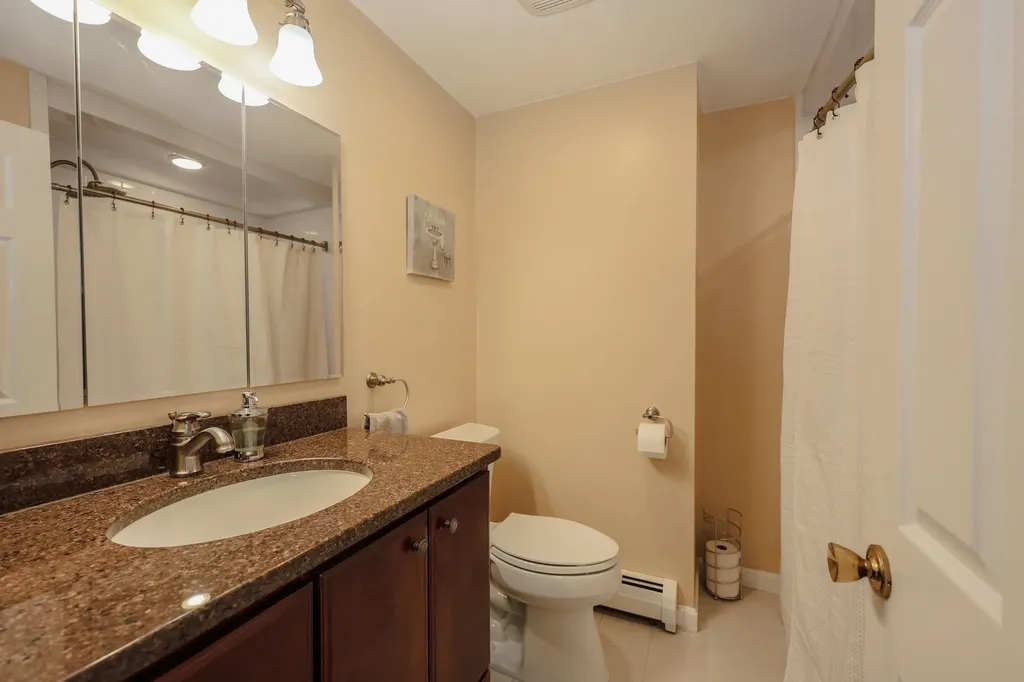 6 Karen Lane Londonderry NH 03053