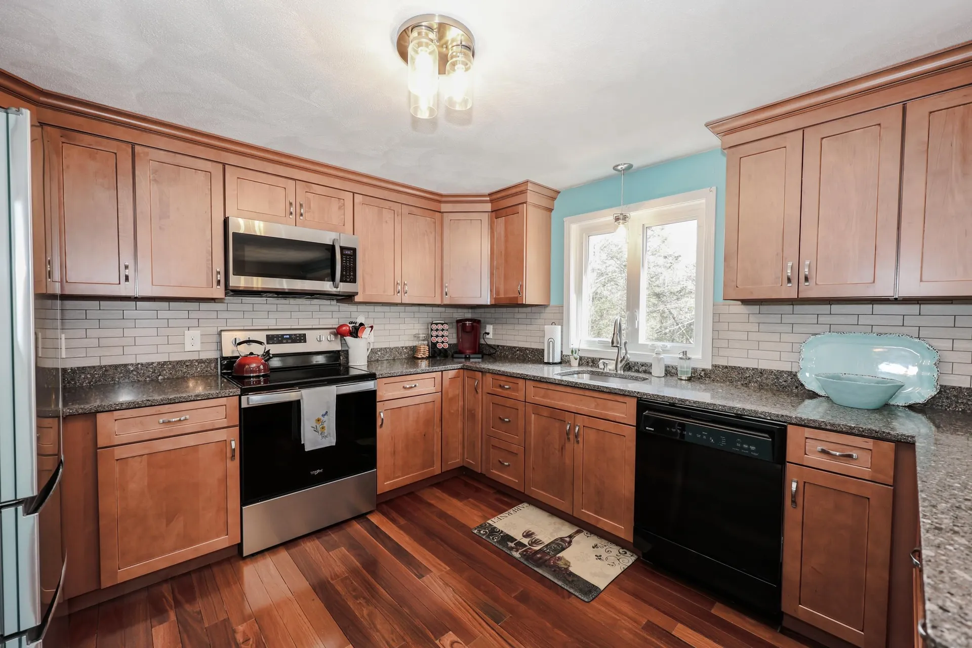 6 Karen Lane Londonderry NH 03053