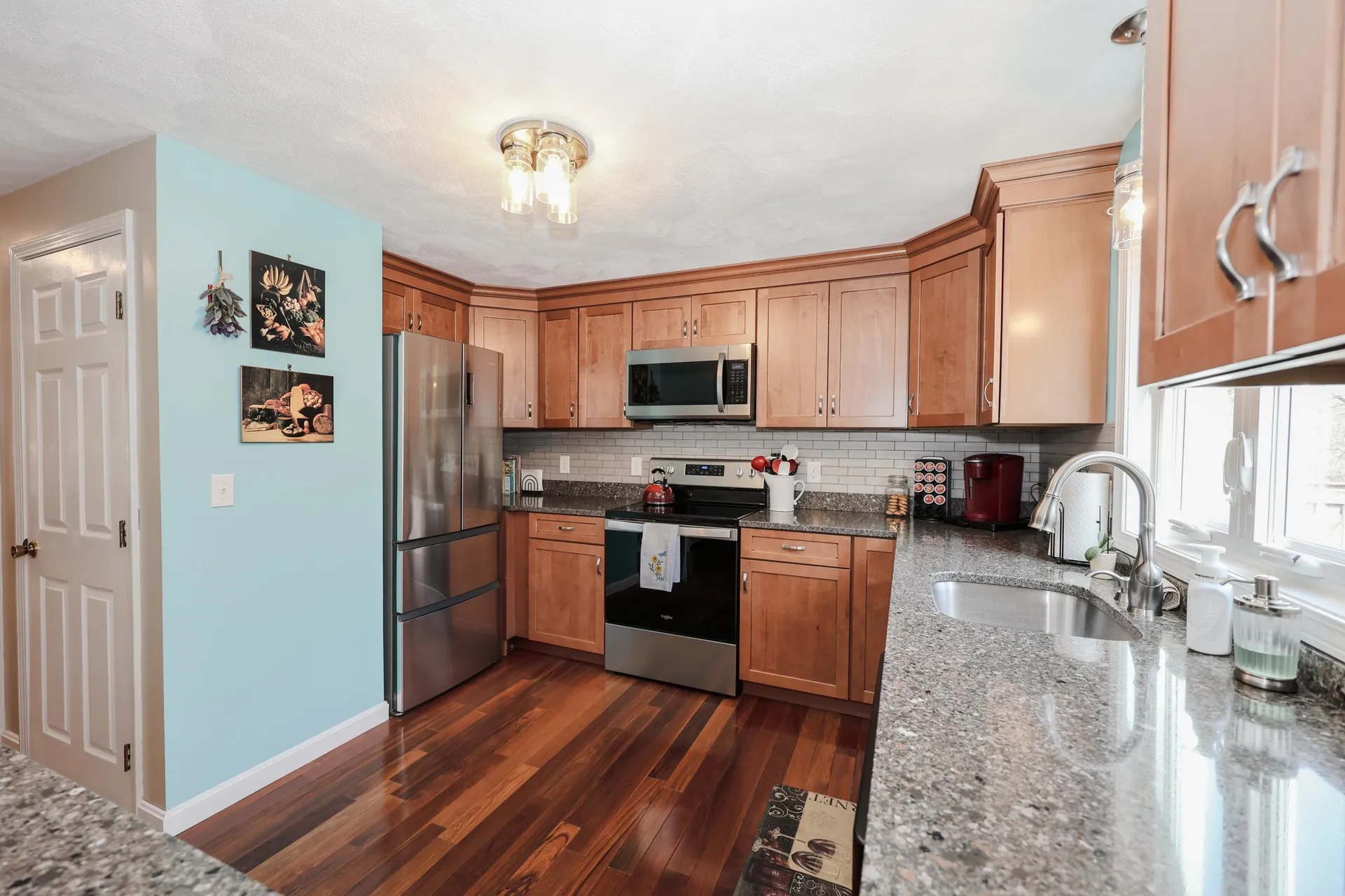 6 Karen Lane Londonderry NH 03053