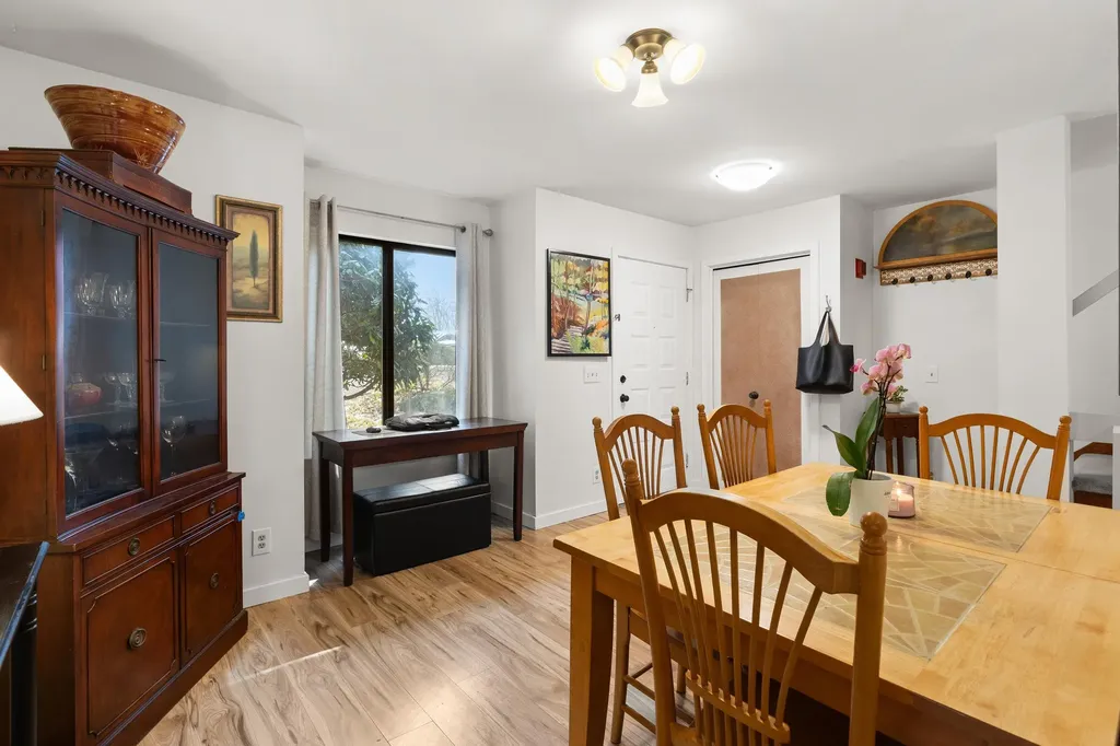 8 Dunvegan Woods Drive Hampton NH 03842