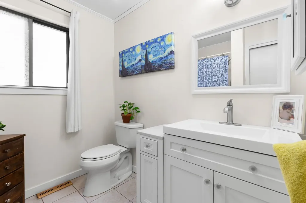 8 Dunvegan Woods Drive Hampton NH 03842