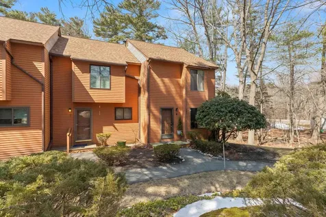 8 Dunvegan Woods Drive Hampton NH 03842