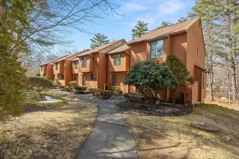 8 Dunvegan Woods Drive Hampton NH 03842