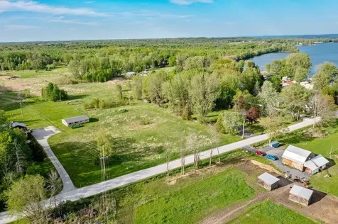 95 Center Bay Road Alburgh VT 05440