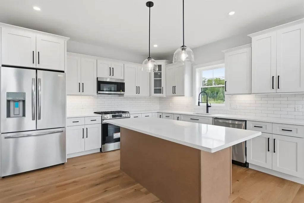 14 Melina's Way Thornton NH 03285