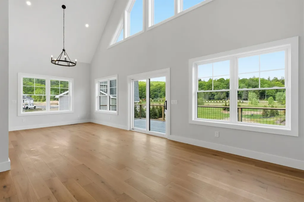 14 Melina's Way Thornton NH 03285