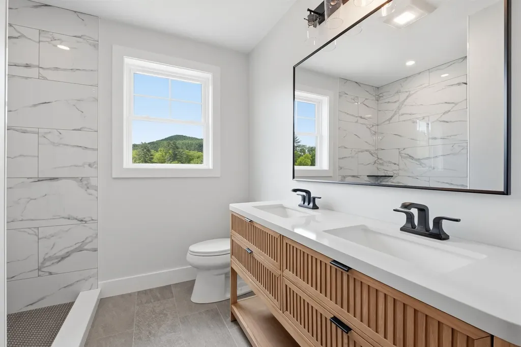 14 Melina's Way Thornton NH 03285