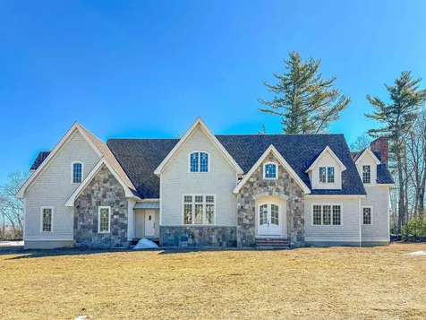 5 Liberty Lane Barrington NH 03825
